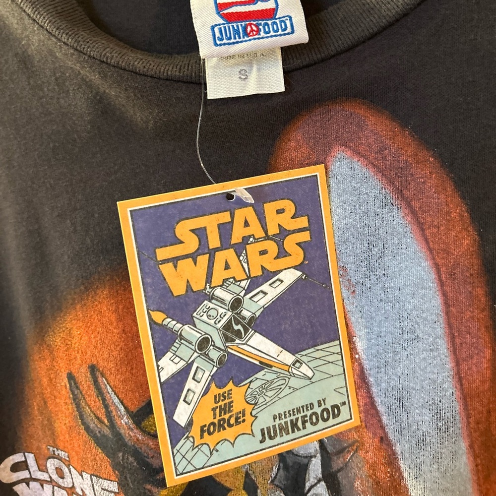 NWT Star Wars “Clone Wars” Savage T-Shirt Size S